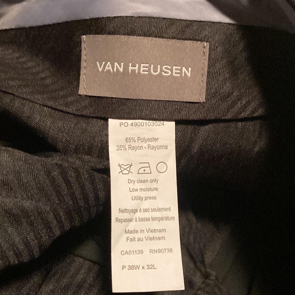 Men’s Van Heusen, black dress pants - Picture 2 of 4